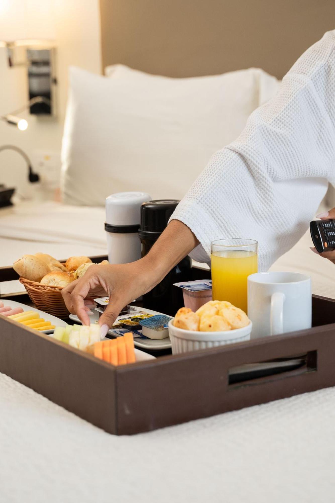 Radisson Rio De Janeiro Barra Hotel Eksteriør billede Room service
