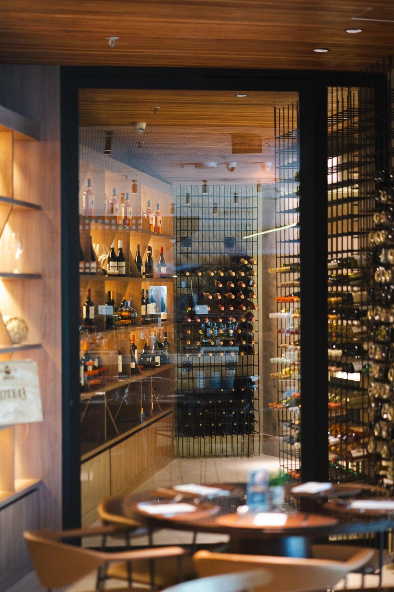 Radisson Rio De Janeiro Barra Hotel Eksteriør billede Wine cellar